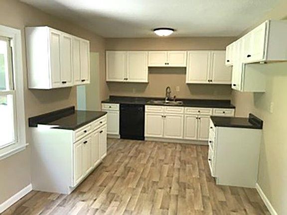 5th image of 110 Sherwood Dr