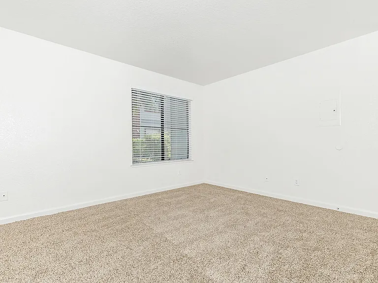 Victoria Square Apartments — Photo 33