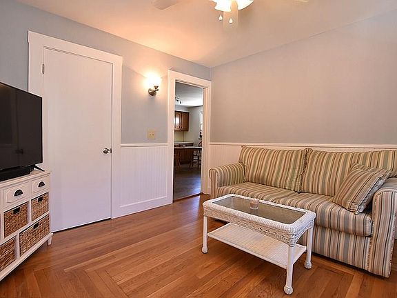 3rd image of 53 Winthrop Ave