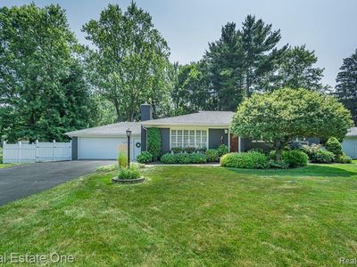 471 Elmhill Rd, Rochester Hills, MI, 48306