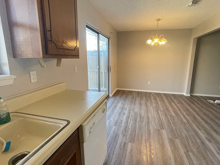 419 McGrede Dr — Photo 12