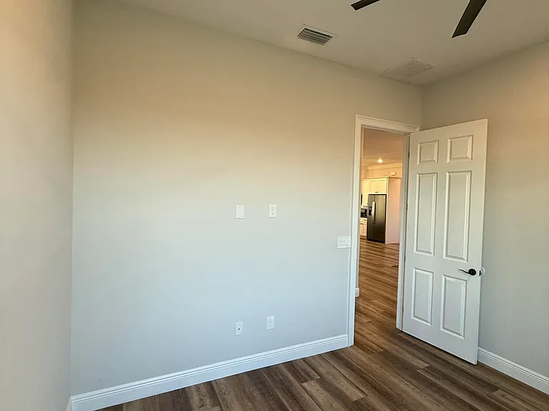 3533 Sky Valley Ln — Photo 18