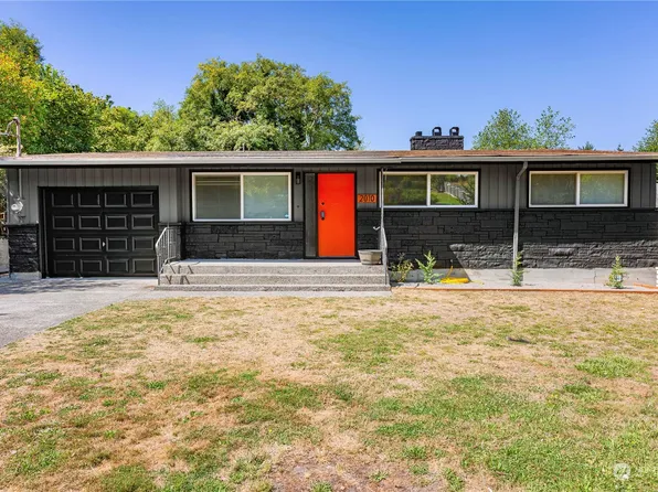 2010 Sunset Drive W, University Place, WA 98466