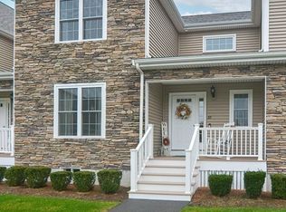 96 Essex Cir UNIT 22, Raynham, MA 02767