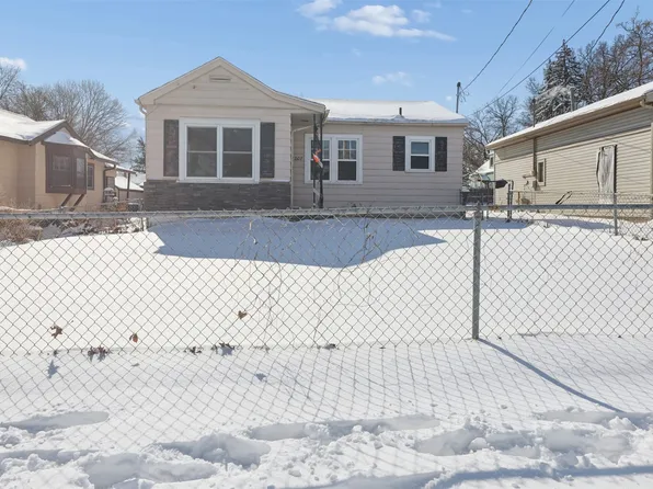 1807 E Walnut St, Des Moines, IA 50316