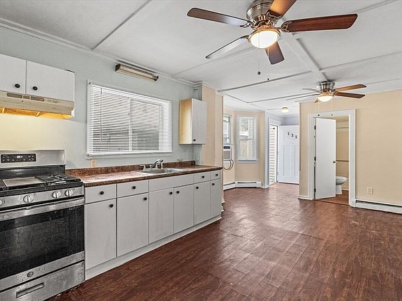 3rd image of 335 Washington St Unit 335