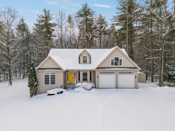 3 Deer Haven Dr, Haydenville, MA 01039