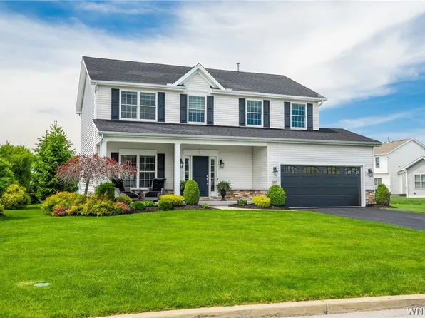 9467 Kristina Cir, Clarence Center, NY 14032