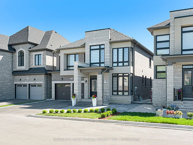 80 Weslock Cres — Photo 1