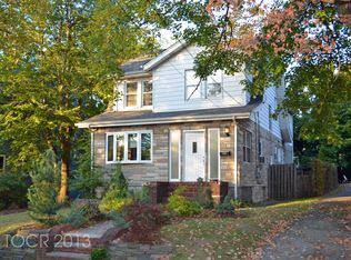 333 Moore Ave, Leonia, NJ 07605