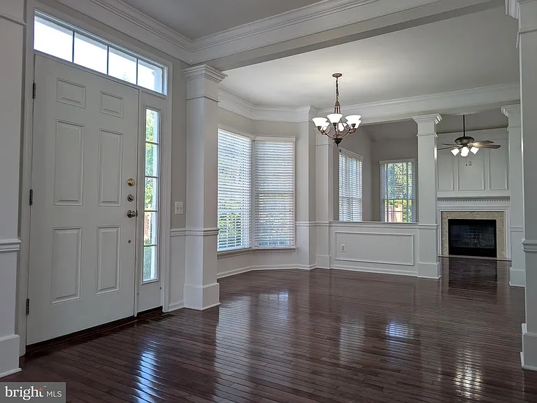 33 Trewbridge Ct — Photo 3