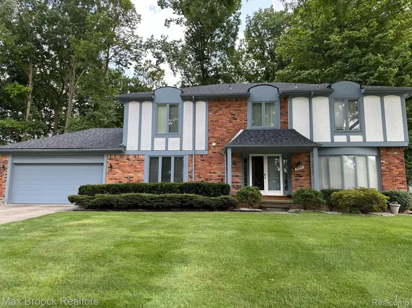 35073 Quaker Way, Farmington Hills, MI 48331