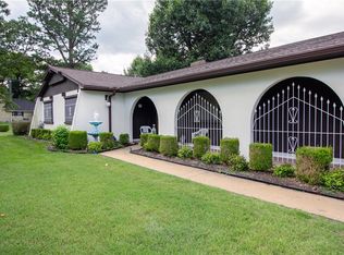 8835 S Park Rd, Rogers, AR 72756