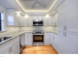 1061 8th St S, Naples, FL 34102