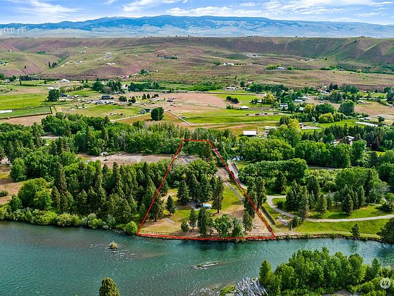 3rd image of 750 Yakima River Drive