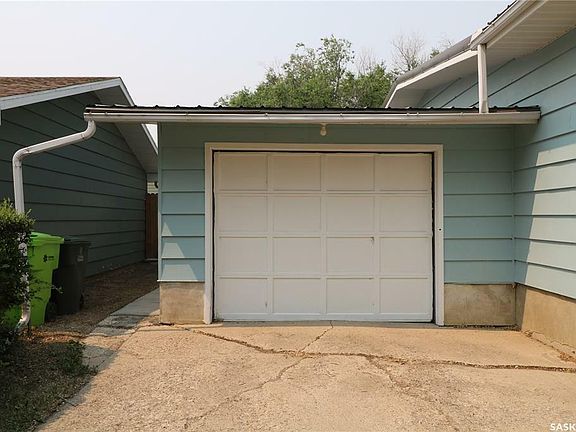 5th image of 319 Anglia Cres