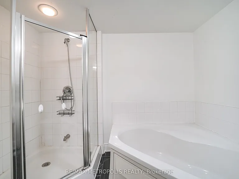 3 Rean Dr #Townhouse 13 — Photo 30
