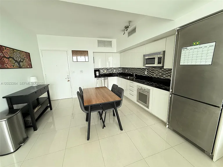 92 SW 3rd St #3709 — Photo 7