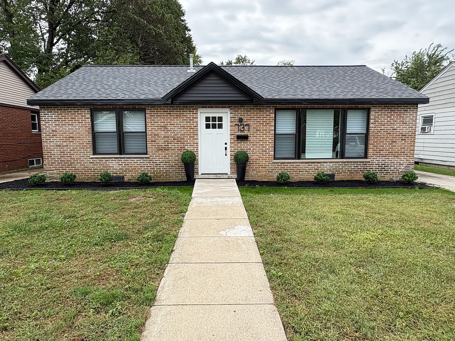 3 bed, 1000 sqft, $2,350 — Photo 1