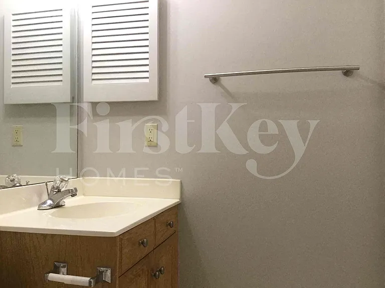 8102 Kingston Dr — Photo 16