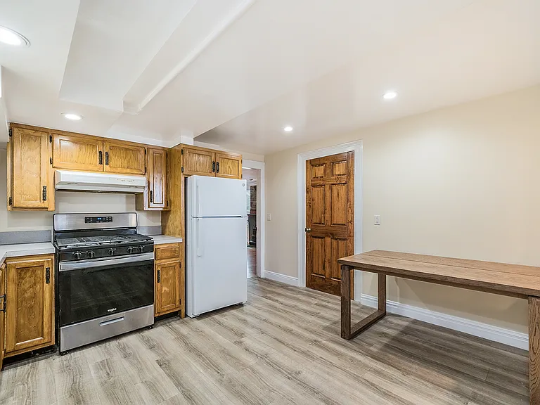 39 N Washington St #1R — Photo 1