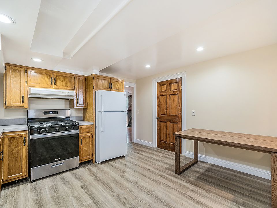 1st image of 39 N Washington St #1R