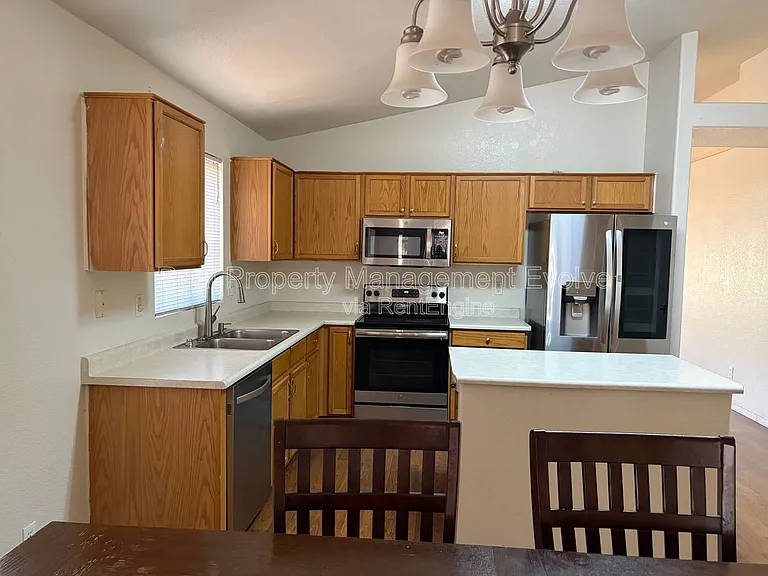 7816 N 54th Ln — Photo 9