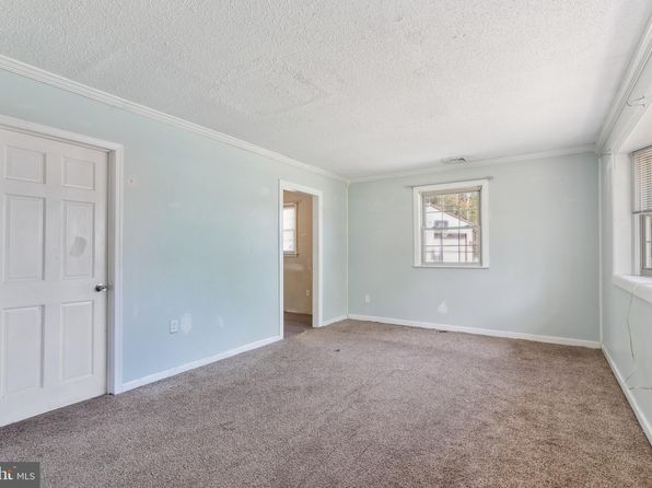 400 Braun Ct, Deptford, NJ 08096