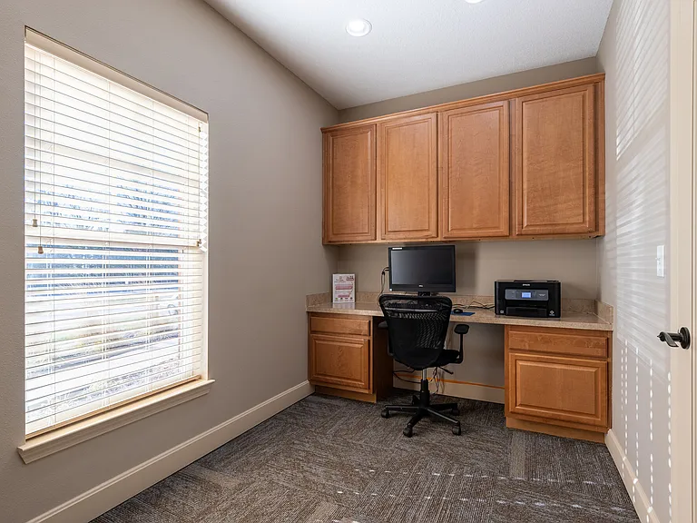 Preston Court Apartment Homes — Photo 25