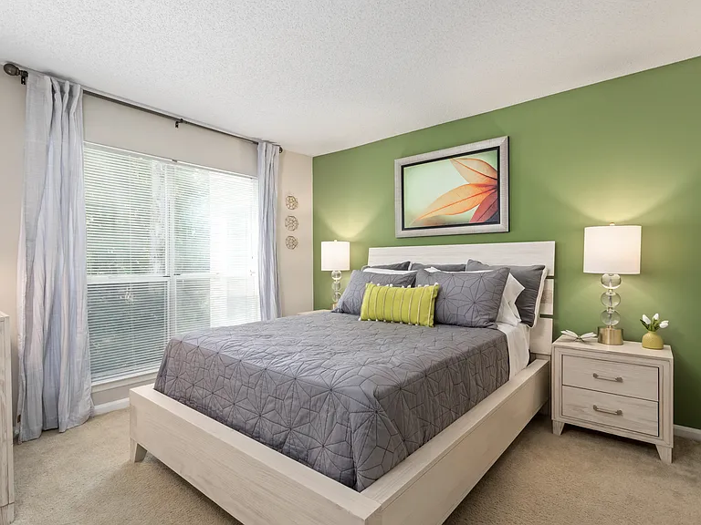 University Ridge Apartments — Photo 14