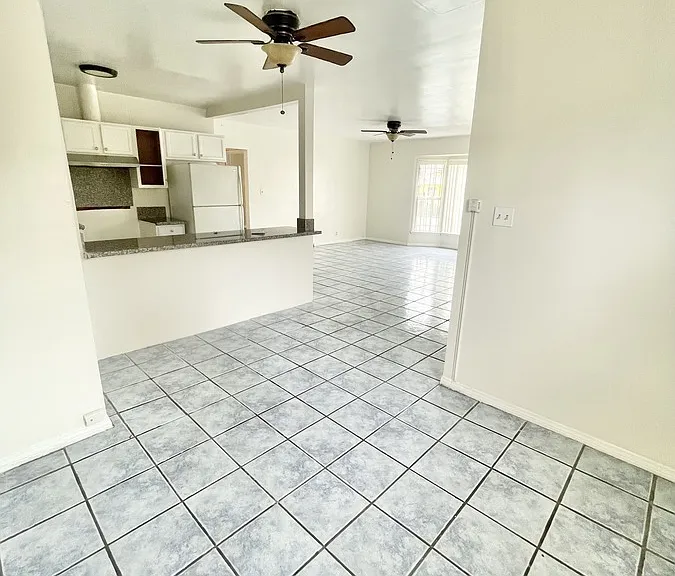 2838 W Vernon Ave — Photo 1