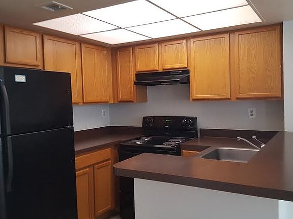 4th image of 752 Executive Center Dr APT 26