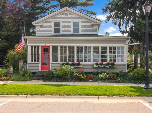 311 River St, Elk Rapids, MI 49629