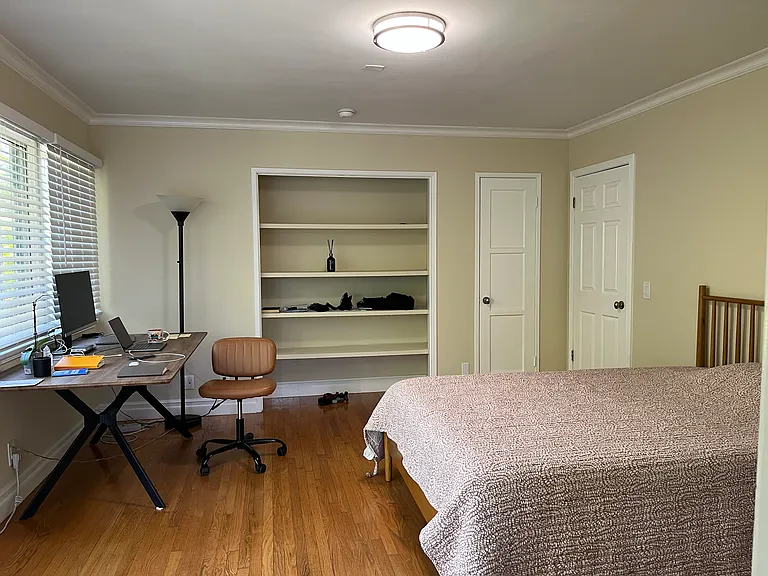 Unit Furnished