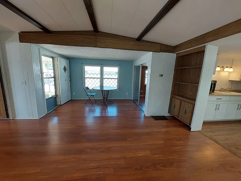 2929 Saralake Dr S — Photo 5