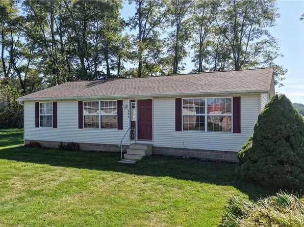 592 School St, Tuscarawas, OH 44682