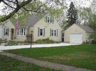 405 Maple St, Forreston, IL 61030