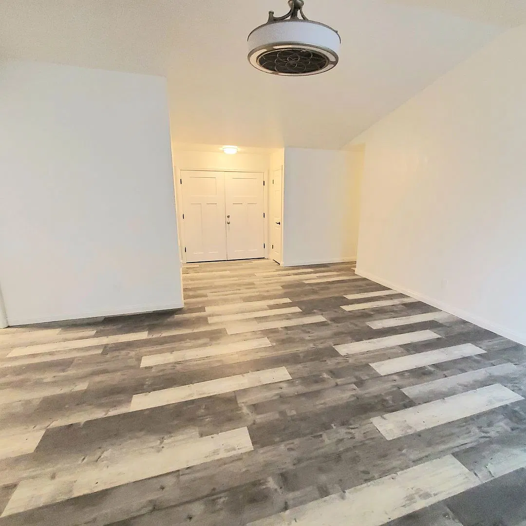 3 bedroom home — Photo 2