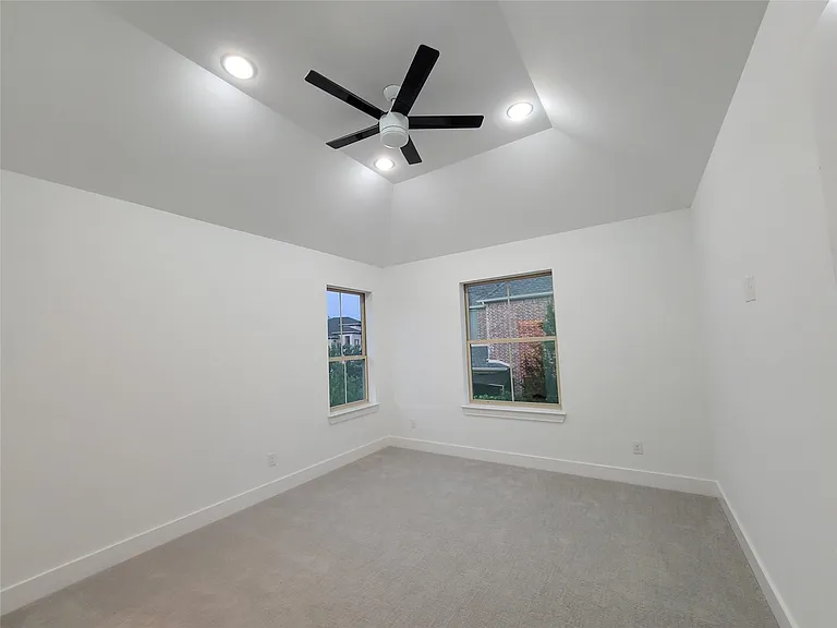 2812 Almanzor Ave — Photo 26
