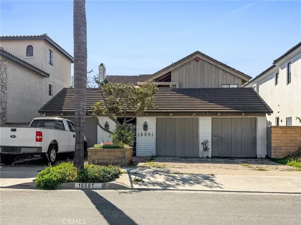 16691 Carousel Ln, Huntington Beach, CA 92649