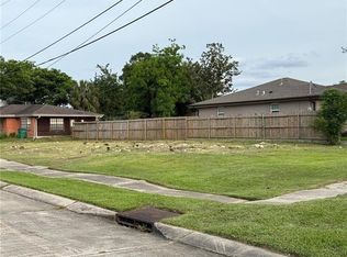3821 Lake Villa Dr, Metairie, LA 70002