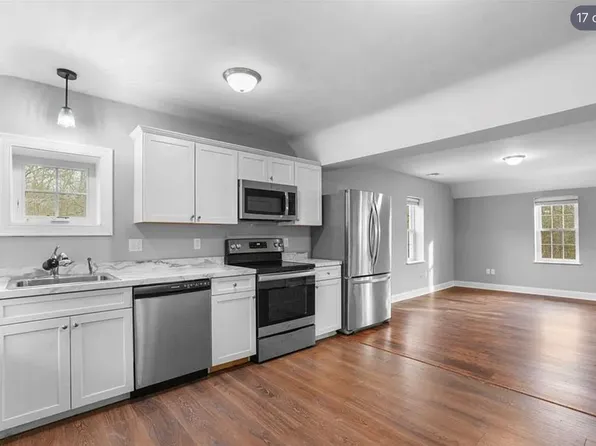 7 Heroux Dr #8, North Smithfield, RI 02896