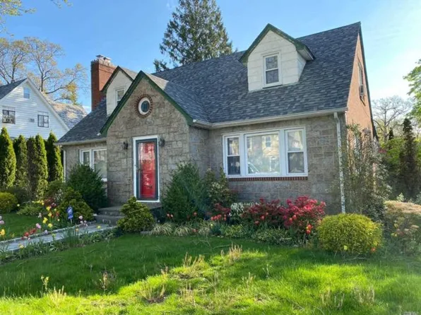 8731 Chevy Chase St, Jamaica, NY 11432