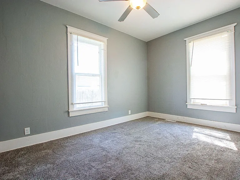 2123 Washington St — Photo 8