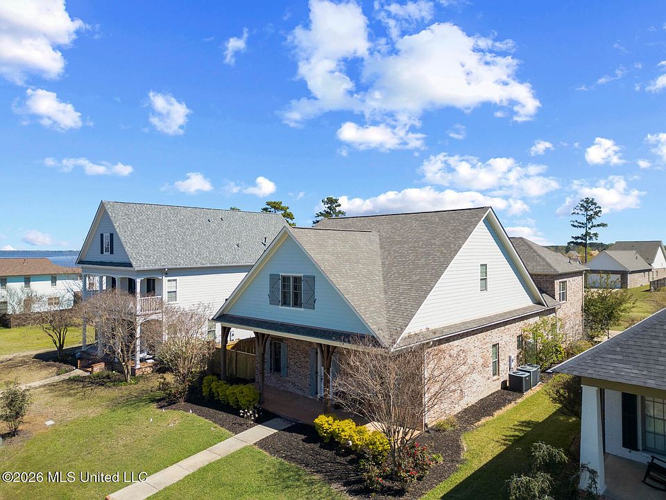 1st image of 606 Arbor Way