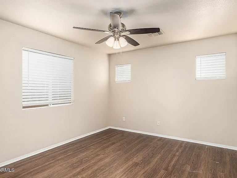 5125 S 15th Pl — Photo 7