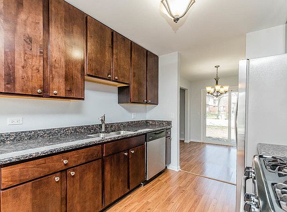 3rd image of 2184 N Queensburg Ln