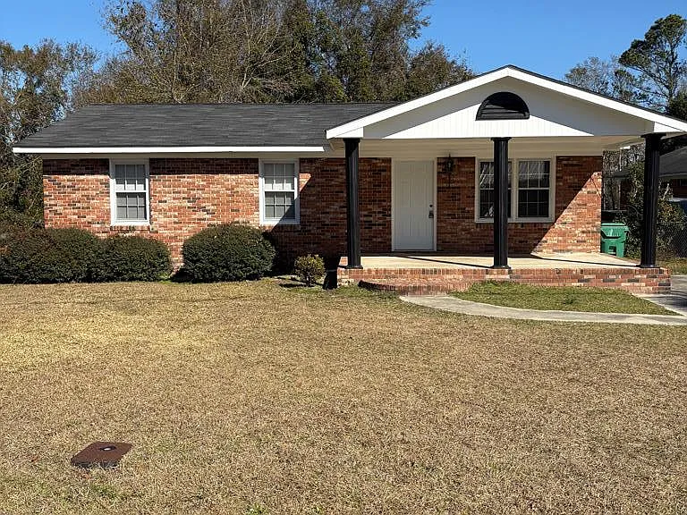 1200 Melissa Dr — Photo 3
