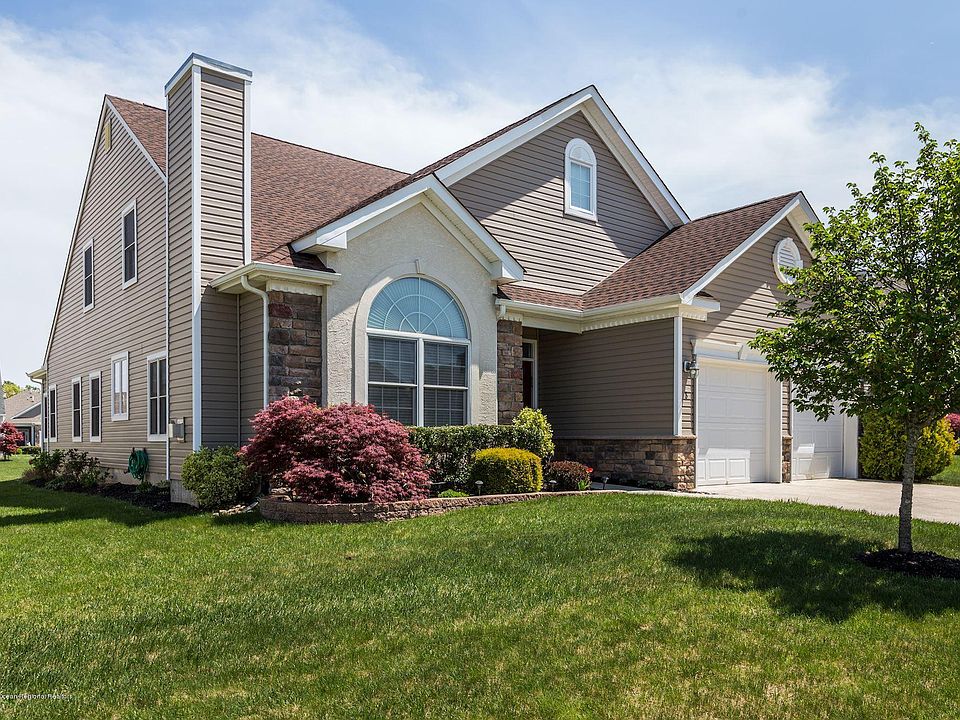 1st image of 8 Stone Harbor Drive