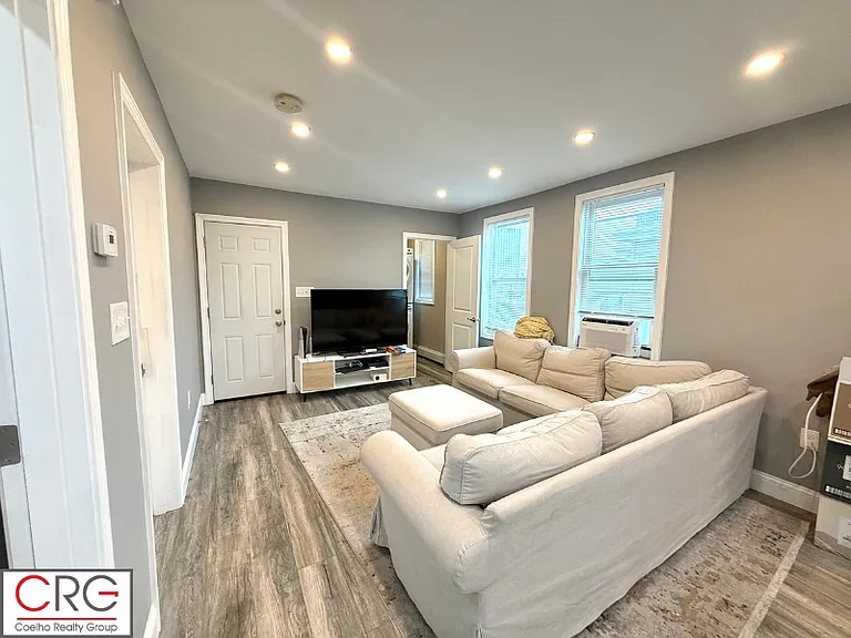 14 Vermont Ave #3 — Photo 6